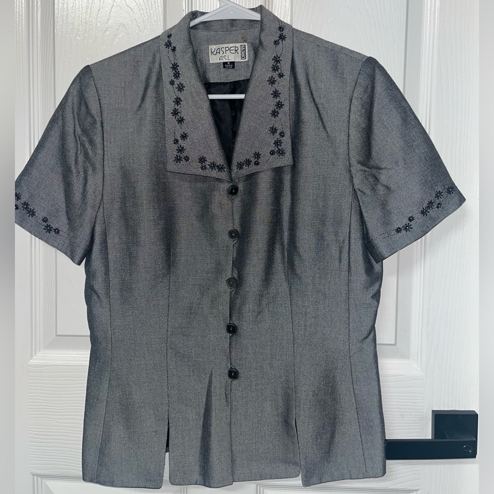 Kasper ASL women gray button blazer short sleeves black details size 8